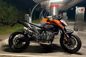 KTM DUKE 790
