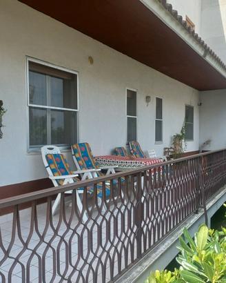 Apartamento con giardino privato