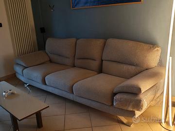 DIVANO 4 POSTI POLTRONE E SOFA'