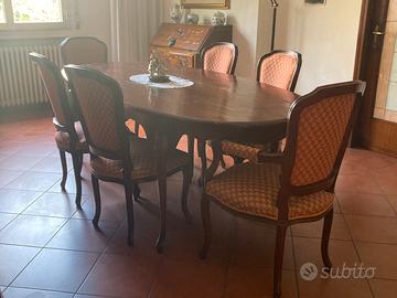 Tavolo con sedie
