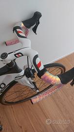 Bici da corsa Pinarello in carbonio
