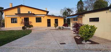 Villetta privata con giardino e dependance