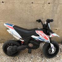 Moto da cross a batteria Aprilia per bambini