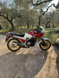 Honda VF 750 F