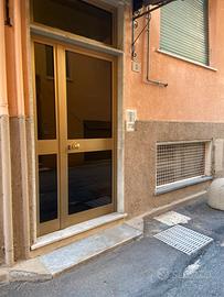 Magazzino con bagno