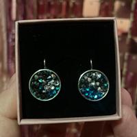 orecchini in acciaio con cristalli