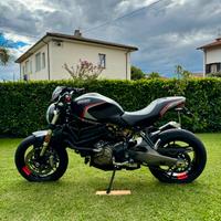 Monster 821 Stealth
