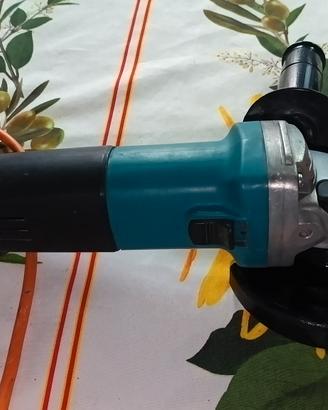 Smerigliatrice Makita 9554nb