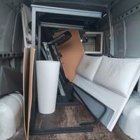 Furgone disponibile per trasporti e sgomberi