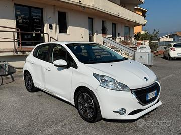 Peugeot 208 1.4 HDi 68 CV 5 porte Allure