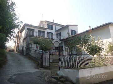 CASA SEMINDIPENDENTE A ZENEVREDO