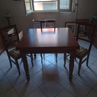 tavolo quadrato allungabile e sedie