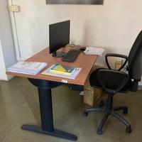 Tre postazioni complete: scrivanie,sedie,stampante