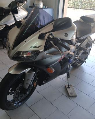 Yamaha R1