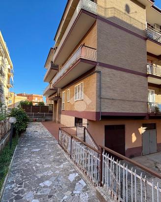 3 LOCALI A GENZANO DI ROMA