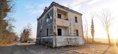 Casa Cantoniera/Rustico da ristrutturare a Mossano
