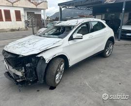 Mercedes-benz GLA A 200 sinistrato - 2019