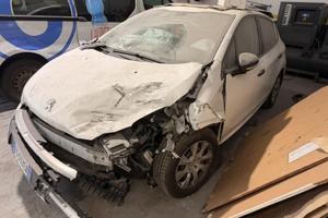 Peugeot 208 autocarro
