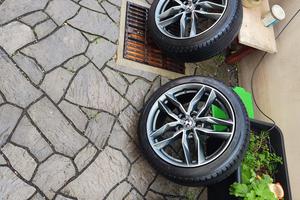 set cerchi 225/45/19 gommate nuove