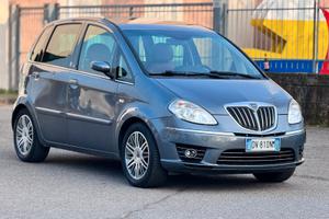 Lancia musa
Benzina gpl 
