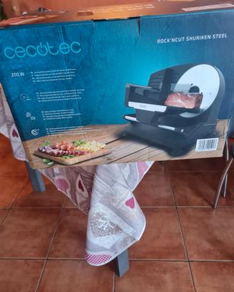 Affettatrice da casa marca cecotec nuova mai usata