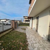 Bifamiliare con giardino su due livelli