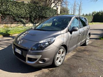 Renault Scenic Scénic X-Mod 1.5 dCi 110CV EDC Luxe