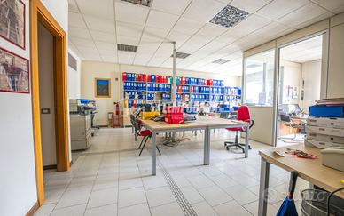 Ufficio a Corridonia Viale Dell'Industria