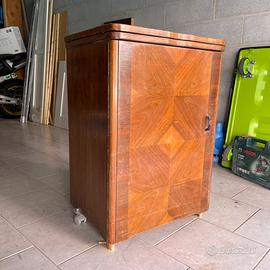 Mobile con macchina da cucire Singer