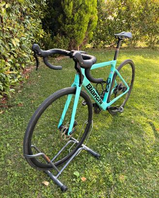 Bianchi Sprint Disc Shimano 105 12 velocità,