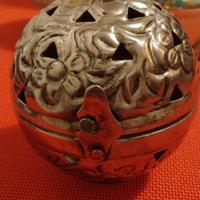 sfera metallo lavorato vintage contenitore 