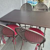 Set da esterno EMU Pigalle: tavolo + 4 sedie