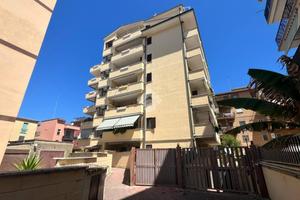 3 LOCALI A LADISPOLI