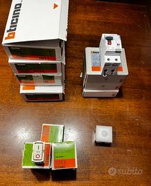 Lotto materiale elettrico bticino