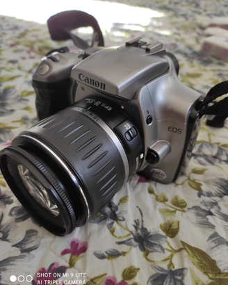 Canon EOS 300D con accessori