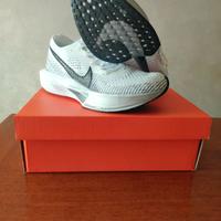 scarpa da gara di corsa nike taglia 43 a prezzo li