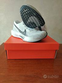 scarpa da gara di corsa nike taglia 43 a prezzo li