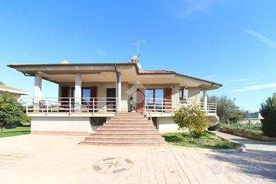 VILLA SINGOLA A ROSETO DEGLI ABRUZZI