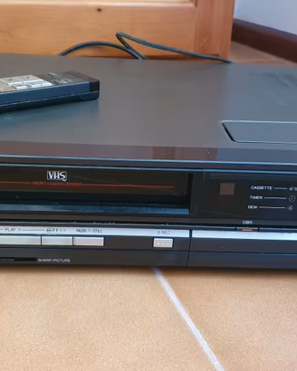 Videoregistratore VHS Sanyo VHR 1100-G vintage