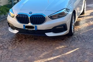 BMW Serie 1 F40 118d Business Advantage automatica