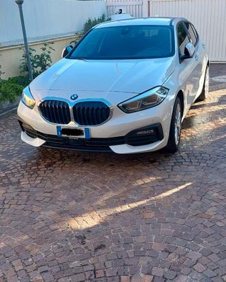 BMW Serie 1 F40 118d Business Advantage automatica