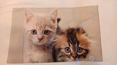 Federa cuscino gattini beige e marrone