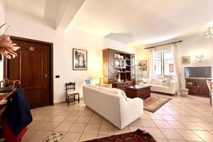 3 LOCALI A ALBENGA