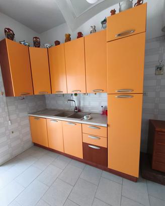 cucina, soggiorno, camera da letto 