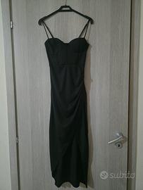 vestito nero lungo con corpetto