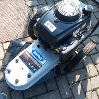 decespugliatore con ruote