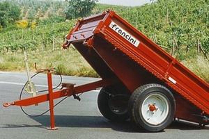 Rimorchio agricolo francini f 18 ribaltamento post
