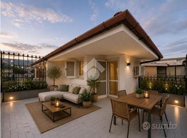 VILLA A SCHIERA A TERRACINA