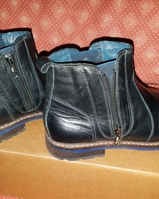 Stivaletto BATA n.40
