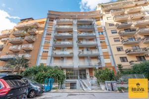 6 vani con cantina in Via Ferdinando Palasciano